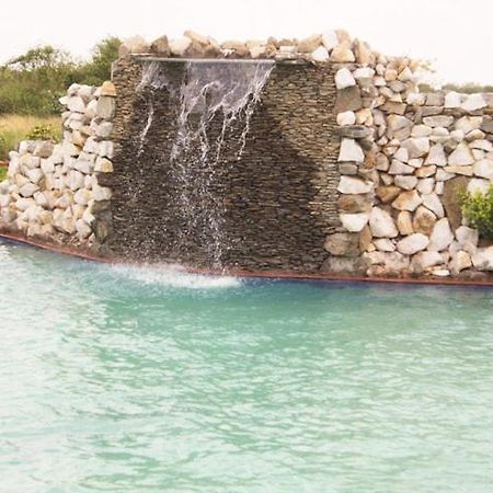 Aum Health Resort Вадодара Экстерьер фото
