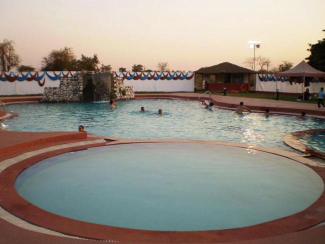 Aum Health Resort Вадодара Экстерьер фото